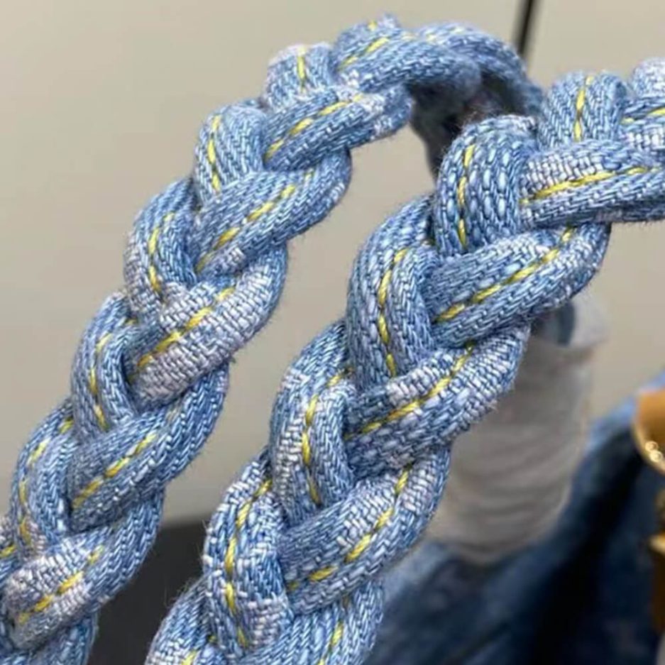 02bea913bfea32a2b3d92aa020247b13