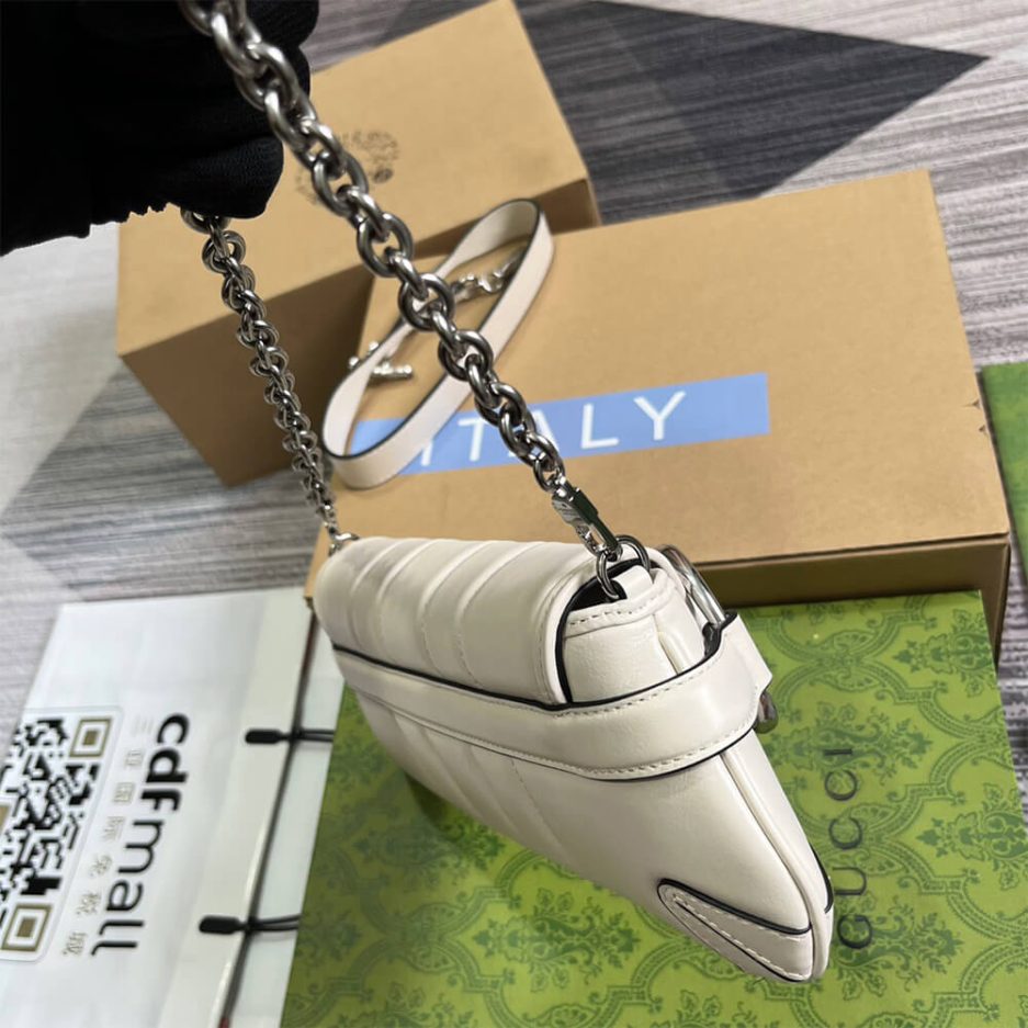 101021d8f58da8c610e31a2b924d1400