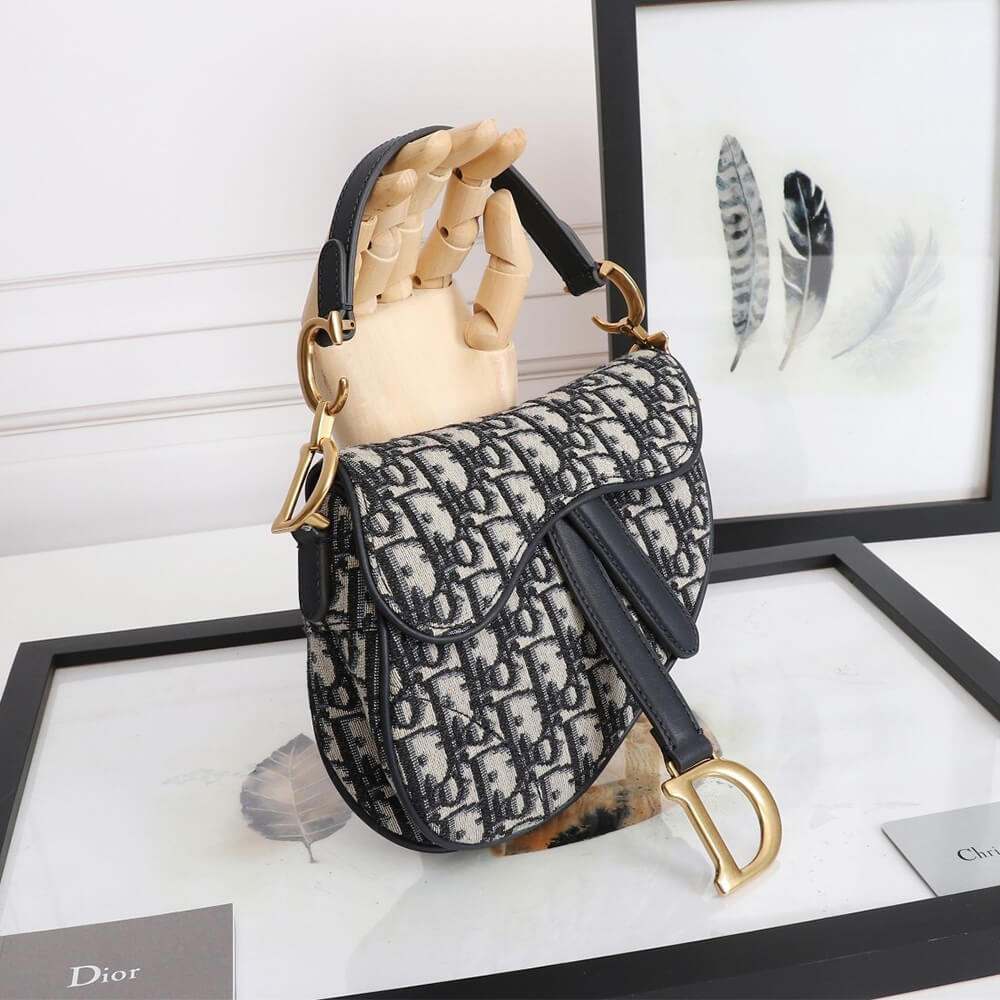 228cf469ff81aa47c840a648ddc775a9