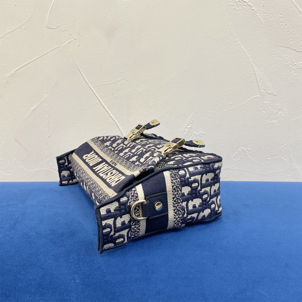 56f27a793af7b834f4c0b9ab3f4c175f