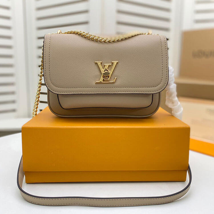 64edd4a74c28712f7d2e39a93cb463d8