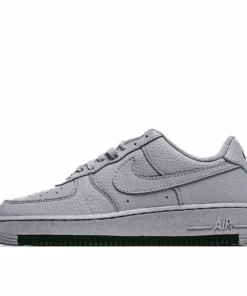 Nike Air Force 1 07 Low Low Top Sneakers