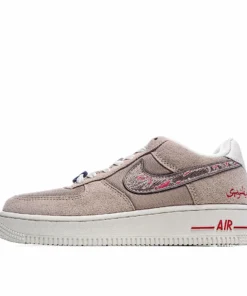 Nike Air Force 1 Low-Top Sneakers