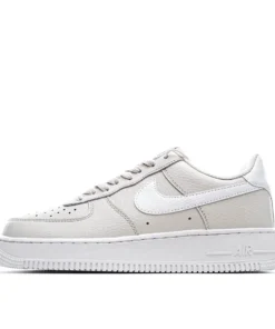 Nike Air Force 1'07 LowBlack/White Low Top Sneakers