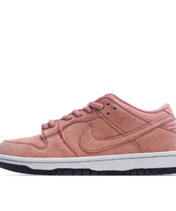 Nike SB Dunk Low "Pink Pink"