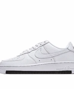 Nike Air Force 1 07 Low Low Top Sneakers