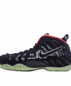 Nike Air Foamposite one 黑