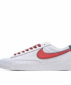 Nike WMNS Blazer Low LX x Stranger Things “Hawkins High” 3M反光