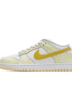 Nike SB Dunk Low GSYellow StrikeY Low Top Sneakers