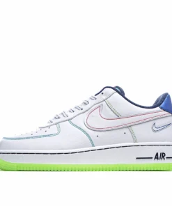 Nike Air Force 1 L ow“Outside The L ines”