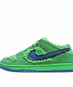 Nike SB Dunk Low Grateful Dead